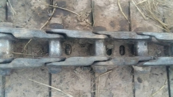 ขายโซ่พร้อมแผ่นแมคโครKOMATSU 120ยาว 40 ซ.ม ลิงค์หนาบูซใม่มีสึก พร้อมใช้ครับ ขายโซ่พร้อมแผ่นแมคโครKOMATSU 120ยาว 40 ซ.ม ลิงค์หนาบูซใม่มีสึก พร้อมใช้ครับ