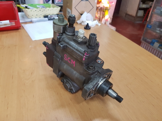 ปั้มน้ำมันโซล่า ISUZU D-MAX 4JH1 มือสอง สภาพ 90\%