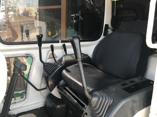 รถขุดKomatsu pc 30-7  ราคา 470,000 บาท สนใจโทร085-8332943