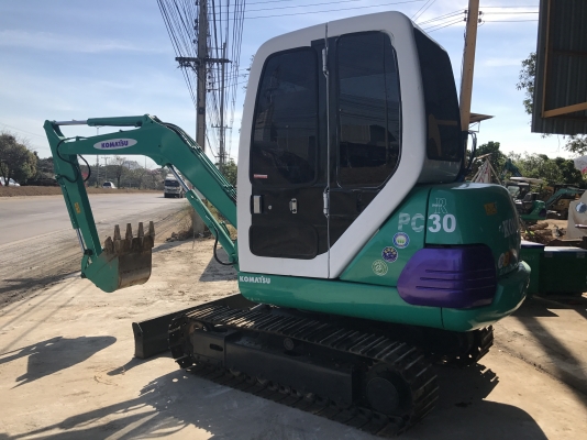 รถขุดKomatsu pc 30-7  ราคา 470,000 บาท สนใจโทร085-8332943