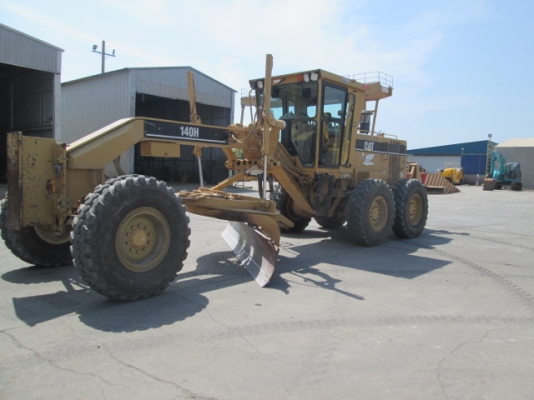 Caterpillar Motor Grader รุ่น 140H เลขถัง 2ZK05597 รถปี 2001 ชั่วโมงใช้งาน 9875 From U.S.A Caterpillar Motor Grader รุ่น 140H เลขถัง 2ZK05597 รถปี 2001 ชั่วโมงใช้งาน 9875 From U.S.A