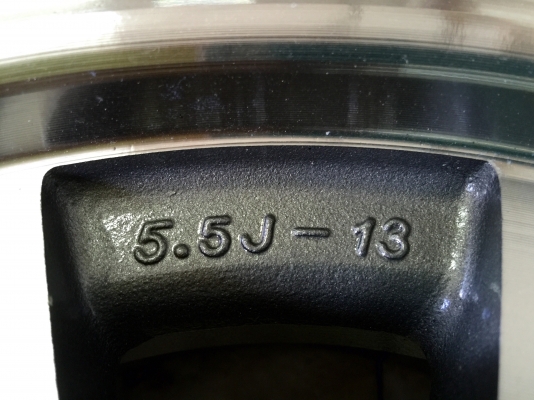 ขายล้อแม็กซ์ลาย FIN-1 ขอบ 13" 4 รู 110 กว้าง 5.5" PCD 13 ขายล้อแม็กซ์ลาย FIN-1 ขอบ 13" 4 รู 110 กว้าง 5.5" PCD 13