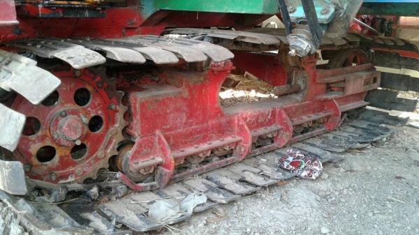 ขายรถเกี่ยวข้าว พ.เจริญการช่าง เครื่อง195 ตัวเดิน10 ปั้ม22 ขายรถเกี่ยวข้าว พ.เจริญการช่าง เครื่อง195 ตัวเดิน10 ปั้ม22