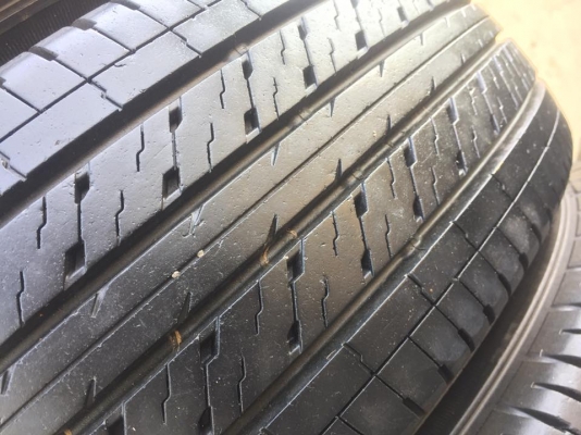 ขายยาง DUNLOP LT37 215-70-15 ปี15 ดอกหนาจัด ไม่มีปะ ไม่มีตำหนิ ชุดละ 5,500 บาท