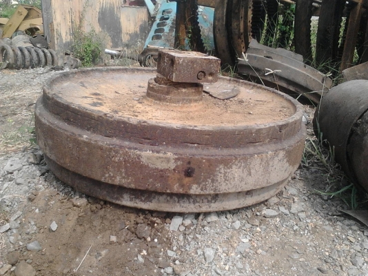 ขายชิ้นส่วนอะไหล่รถแทรกเตอร์  CAT-D-6-C สภาพตามรูปครับ