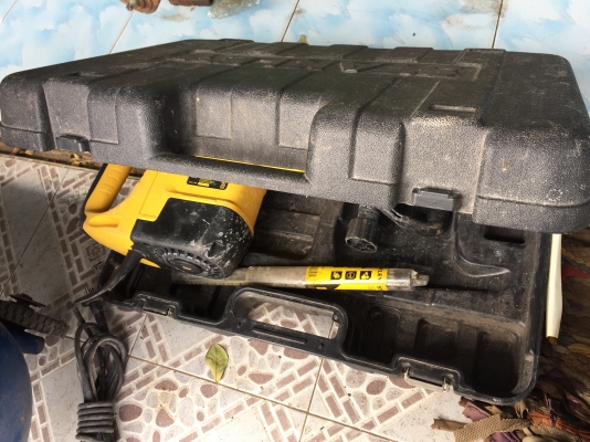 ขายสกัดไฟฟ้า STANLEY 10กิโล มือสอง สภาพสวยงามครับ ขายสกัดไฟฟ้า STANLEY 10กิโล มือสอง สภาพสวยงามครับ