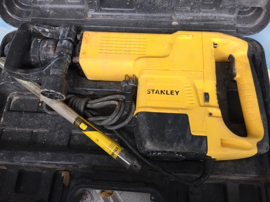ขายสกัดไฟฟ้า STANLEY 10กิโล มือสอง สภาพสวยงามครับ ขายสกัดไฟฟ้า STANLEY 10กิโล มือสอง สภาพสวยงามครับ