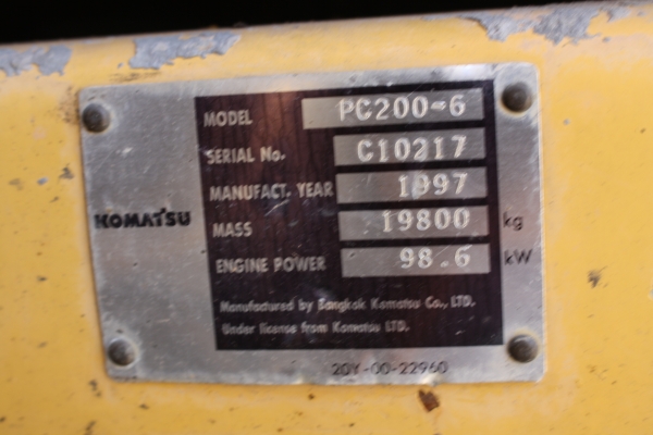 รถแบคโฮ KOMATSU PC200-6 รถแบคโฮ KOMATSU PC200-6