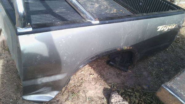 TOYOTA Tiger D4D กระบะแท้พร้อมฝาท้าย ไลเนอร์และโรลบาร์ ราคาคุยกันได้