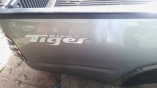 TOYOTA Tiger D4D กระบะแท้พร้อมฝาท้าย ไลเนอร์และโรลบาร์ ราคาคุยกันได้