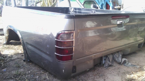 TOYOTA Tiger D4D กระบะแท้พร้อมฝาท้าย ไลเนอร์และโรลบาร์ ราคาคุยกันได้