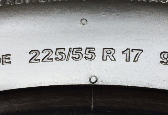 ยาง Continental 225 55 17 ปี15 ดอกเต็ม ตุ่มเพียบ ไม่มีปะ ราคาไม่แพง ยาง Continental 225 55 17 ปี15 ดอกเต็ม ตุ่มเพียบ ไม่มีปะ ราคาไม่แพง