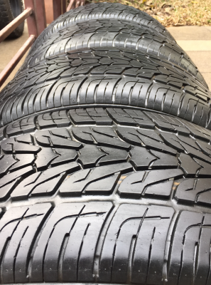 ยาง Roadstone 265 50 20 ปี15 ดอกเยอะ พร้อมใช้งาน ราคาไม่แพง