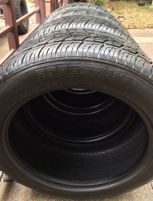 ยาง Roadstone 265 50 20 ปี15 ดอกเยอะ พร้อมใช้งาน ราคาไม่แพง