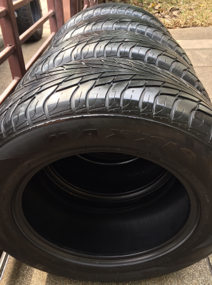 ยาง Maxxis 265 60 18 ปี13 ดอกเยอะ พร้อมใช้งาน ราคาไม่แพง ยาง Maxxis 265 60 18 ปี13 ดอกเยอะ พร้อมใช้งาน ราคาไม่แพง