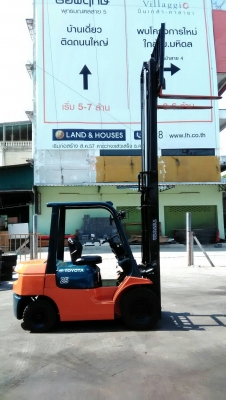 Toyota7fd25ขนาด2.5ตัน เสา4เมตร เกียร์ออร์โต้ เครื่องยนต์ดีเซล1DZ2 ราคาต่อรองได้0816161541