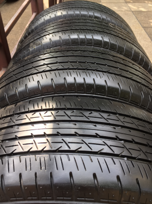 ยาง Bridgestone 215 60 16 กลางปี15 ดอกเต็ม ไม่มีปะ ราคาไม่แพง