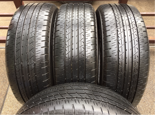 ยาง Bridgestone 215 60 16 กลางปี15 ดอกเต็ม ไม่มีปะ ราคาไม่แพง