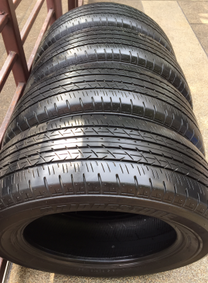 ยาง Bridgestone 215 60 16 กลางปี15 ดอกเต็ม ไม่มีปะ ราคาไม่แพง