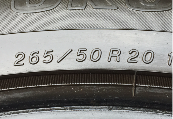 ยาง Yokohama 265 50 20 กลางปี14 ดอกเยอะ พร้อมใช้งาน ราคาไม่แพง ยาง Yokohama 265 50 20 กลางปี14 ดอกเยอะ พร้อมใช้งาน ราคาไม่แพง