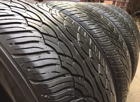 ยาง Yokohama 265 50 20 กลางปี14 ดอกเยอะ พร้อมใช้งาน ราคาไม่แพง ยาง Yokohama 265 50 20 กลางปี14 ดอกเยอะ พร้อมใช้งาน ราคาไม่แพง