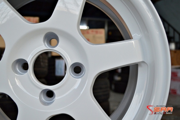 TE37 ขอบ15 4X100 สีขาว วงละ 2,500 บาท TE37 ขอบ15 4X100 สีขาว วงละ 2,500 บาท