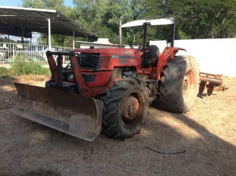 KUBOTA M9000 KUBOTA M9000
