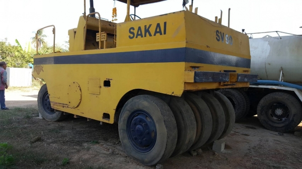 รถบด sakai ล้อยาง9 ล้อ ไม่มีเอกสาร พร้อมใช้งาน ราคา 225,000 ต่อรอง
