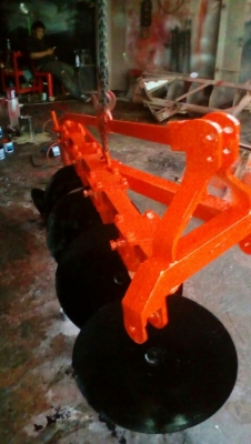 ผานบุกเบิก ตราช้าง