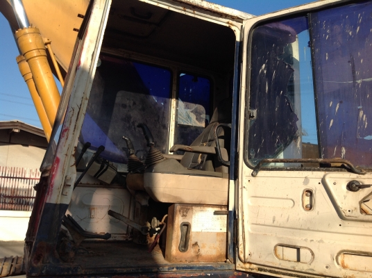 ขายรถแบคโฮ KOMATSU 200-5 คอนโทรลสั้น เครื่องเดิม ปั้มเดิม