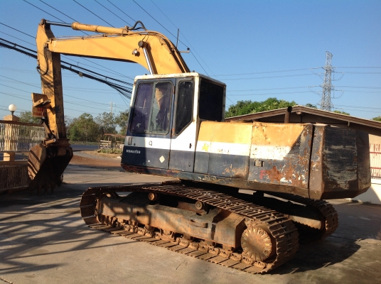 ขายรถแบคโฮ KOMATSU 200-5 คอนโทรลสั้น เครื่องเดิม ปั้มเดิม
