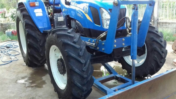 ขายด่วน Newholland TT4 75 ราคา 750000 เอกสารพร้อมโอนครับ สนใจโทรเลยครับ