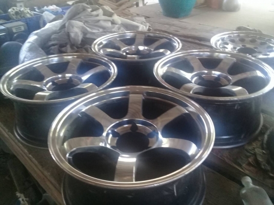 ขายล้อ te37กว้างขอบ18กว้าง 8 ทั้ง4ล้อ คับ