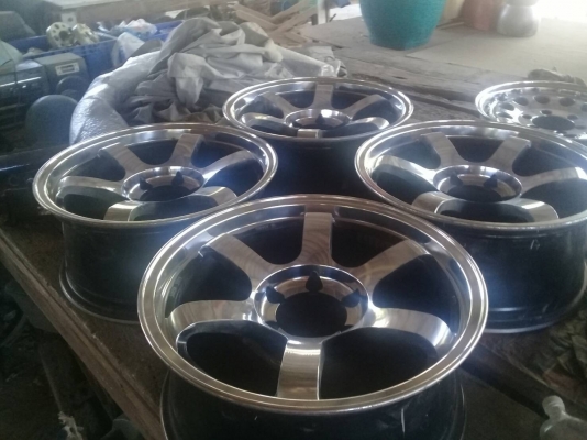 ขายล้อ te37กว้างขอบ18กว้าง 8 ทั้ง4ล้อ คับ