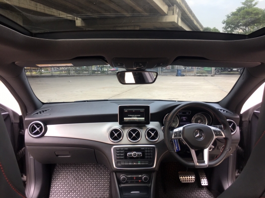 2015 MERCEDES BENZ CLA 250 AMG DYNAMIC รถสวย ตัวท๊อปสุด ออปชั่นแน่นๆ