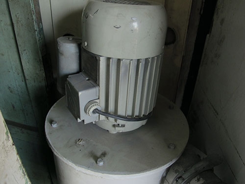 ขายตู้ยิงทรายพร้อมตู้กรองฝุ่นขนาดใหญ่สูง2เมตรและตู้กรองเสริม มอเตอร์ดูดเป่าใช้ไฟบ้าน ขายตู้ยิงทรายพร้อมตู้กรองฝุ่นขนาดใหญ่สูง2เมตรและตู้กรองเสริม มอเตอร์ดูดเป่าใช้ไฟบ้าน