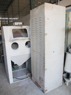 ขายตู้ยิงทรายพร้อมตู้กรองฝุ่นขนาดใหญ่สูง2เมตรและตู้กรองเสริม มอเตอร์ดูดเป่าใช้ไฟบ้าน