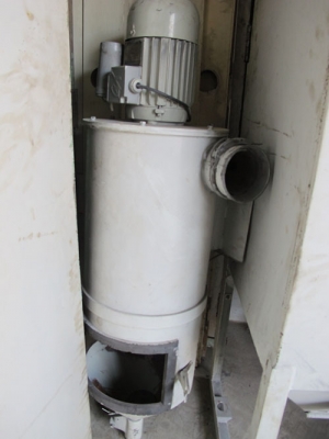 ขายตู้ยิงทรายพร้อมตู้กรองฝุ่นขนาดใหญ่สูง2เมตรและตู้กรองเสริม มอเตอร์ดูดเป่าใช้ไฟบ้าน ขายตู้ยิงทรายพร้อมตู้กรองฝุ่นขนาดใหญ่สูง2เมตรและตู้กรองเสริม มอเตอร์ดูดเป่าใช้ไฟบ้าน