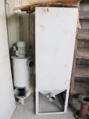 ขายตู้ยิงทรายพร้อมตู้กรองฝุ่นขนาดใหญ่สูง2เมตรและตู้กรองเสริม มอเตอร์ดูดเป่าใช้ไฟบ้าน ขายตู้ยิงทรายพร้อมตู้กรองฝุ่นขนาดใหญ่สูง2เมตรและตู้กรองเสริม มอเตอร์ดูดเป่าใช้ไฟบ้าน