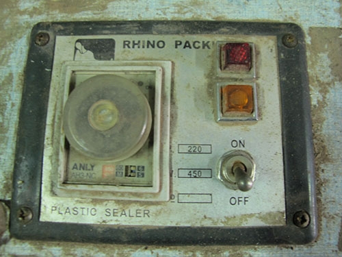 ขายเครื่องซีลถุงพลาสติค 3ชุด ตามสภาพถูกๆ ขายเครื่องซีลถุงพลาสติค 3ชุด ตามสภาพถูกๆ