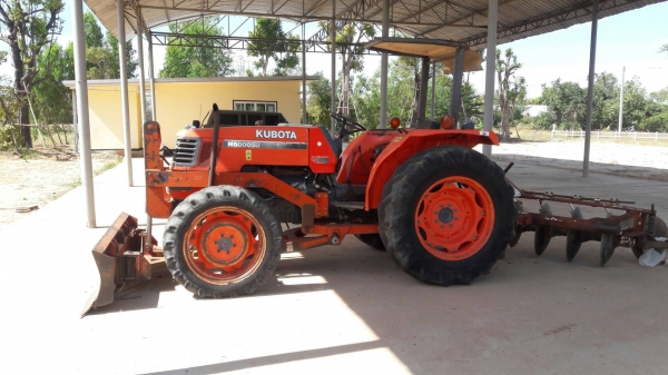 ขายด่วน KUBOTA M5000 มีผาน5 และผานดัน สนใจ สอบถามเพิ่มเติม โทร0982302042