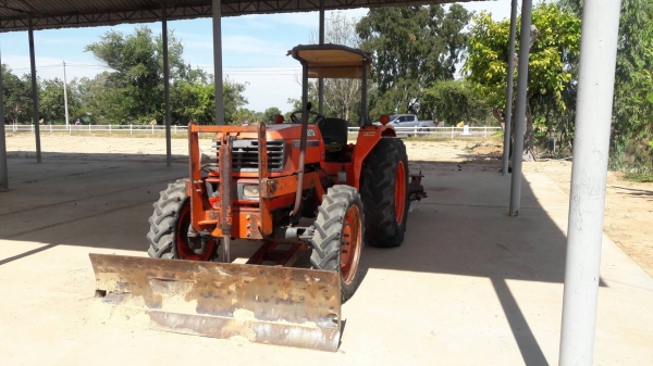 ขายด่วน KUBOTA M5000 มีผาน5 และผานดัน สนใจ สอบถามเพิ่มเติม โทร0982302042