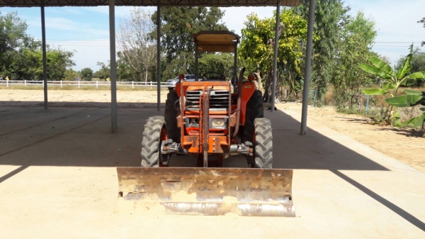 ขายด่วน KUBOTA M5000 มีผาน5 และผานดัน สนใจ สอบถามเพิ่มเติม โทร0982302042