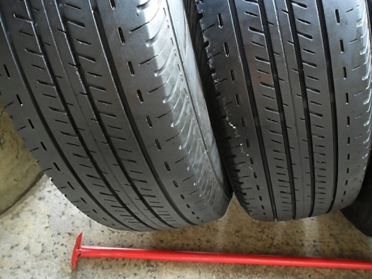 ยางกระบะ15 บริดสโตน 205-70-15 ปี14 เส้นละ475 (สภาพ60\%) ยางกระบะ15 บริดสโตน 205-70-15 ปี14 เส้นละ475 (สภาพ60\%)