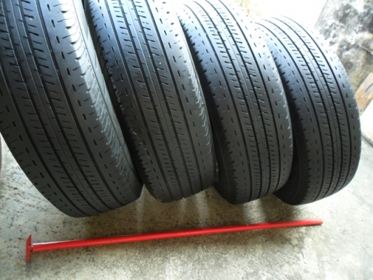 ยางกระบะ15 บริดสโตน 205-70-15 ปี14 เส้นละ475 (สภาพ60\%)