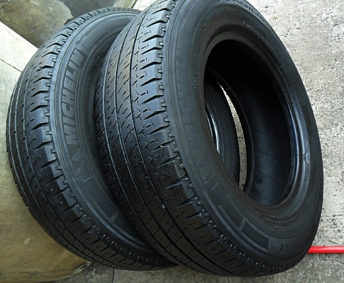 ยางกระบะ15 มิชลิน 205-70-15 ปี14 เส้นละ600