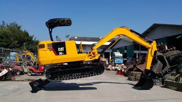 ขาย รถขุด MITSUBISHI รุ่น MM35B มือสองญี่ปุ่น แทรกเหล็ก สลักบูท เอวแน่น 100\% ระบบดีไว ปั้มนิ้ว คอนโทรลสั้น เครื่องยนต์ 4สูบ มือถือ/LINE ID : 0818753444