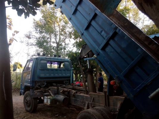 ขายISUZU NPR 115 แรง Fหน้าหลัง ติดสโลว์ 235,000บ. สนใจ 0835601591 หรือ 0903494058