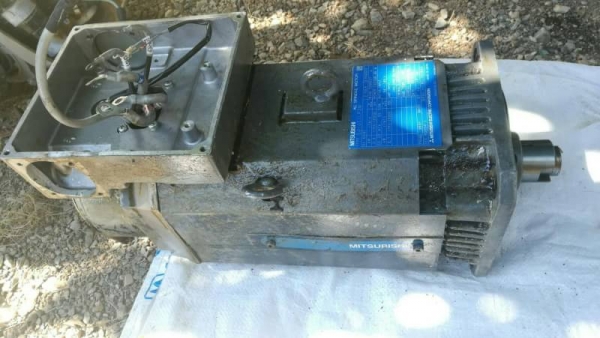 3200 บ. กทม.ส่งฟรี 083-2000058 IDline : line832923 AC SPINDEL MOTOR ยี่ห้อมิตซูบิชิขนาดกำลัง3.7KW