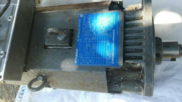 3200 บ. กทม.ส่งฟรี 083-2000058 IDline : line832923 AC SPINDEL MOTOR ยี่ห้อมิตซูบิชิขนาดกำลัง3.7KW
